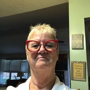 Meet your Posher, Candace